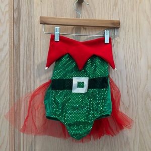 Adorable elf tutu romper. Fits size 2-3T. Hand wash only.
